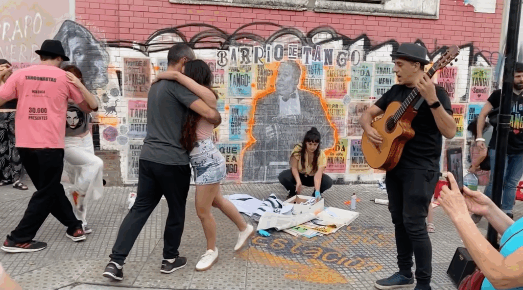 Tänzer und Streetart